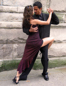 baile lleno de seducci&oacute;n